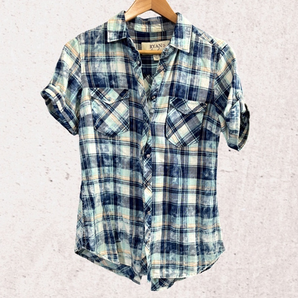 Ryan Michaels Blue Plaid Button Down Shirt for Women
